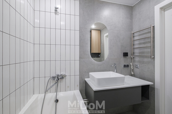 Продам двухкомнатную (2-комн.) квартиру, Заречная ул, 19к1, Назия п. ж/д ст.