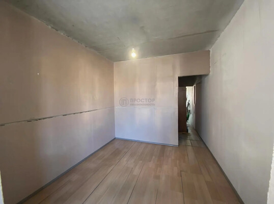 Продам трехкомнатную (3-комн.) квартиру, Лесная ул, 24к1, Боброво рп