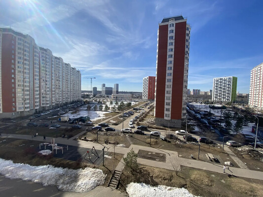 Продам трехкомнатную (3-комн.) квартиру, Лесная ул, 24к1, Боброво рп