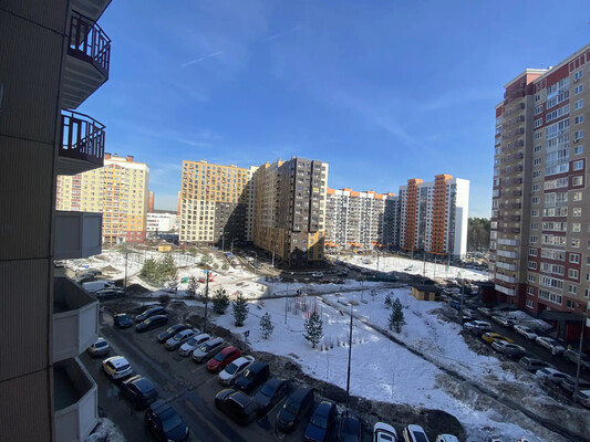 Продам трехкомнатную (3-комн.) квартиру, Лесная ул, 24к1, Боброво рп