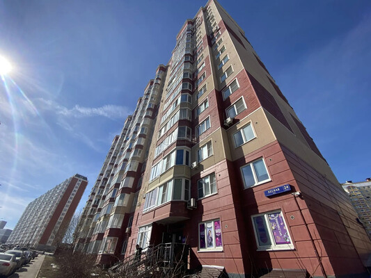 Продам трехкомнатную (3-комн.) квартиру, Лесная ул, 24к1, Боброво рп