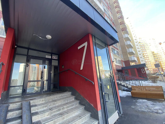 Продам трехкомнатную (3-комн.) квартиру, Лесная ул, 24к1, Боброво рп