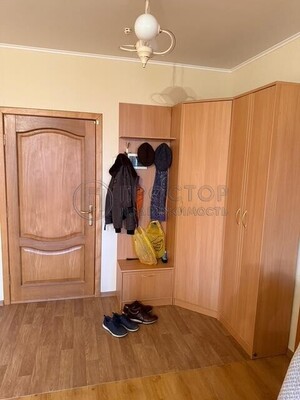 Продам однокомнатную (1-комн.) квартиру, Школьная ул, 7, Ангелово с