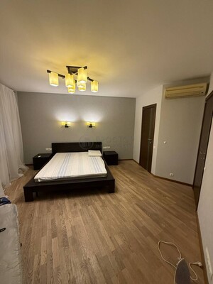 Продам трехкомнатную (3-комн.) квартиру, Школьная ул, 9, Ангелово с