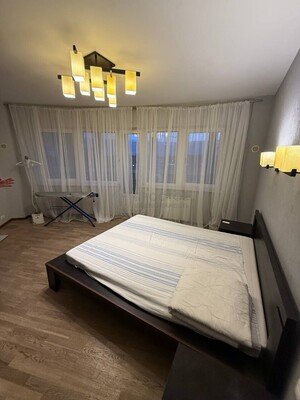 Продам трехкомнатную (3-комн.) квартиру, Школьная ул, 9, Ангелово с