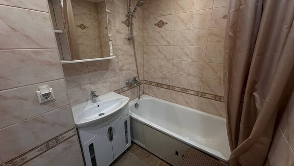 Продам однокомнатную (1-комн.) квартиру, Керамический проезд, 67к2, Москва г