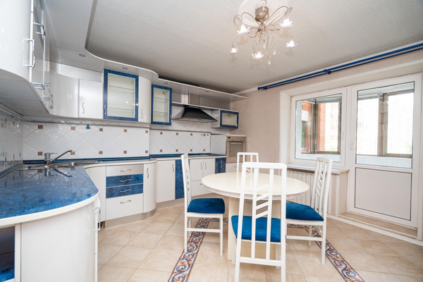 Продам двухкомнатную (2-комн.) квартиру, Победы б-р, 43, Воронеж г