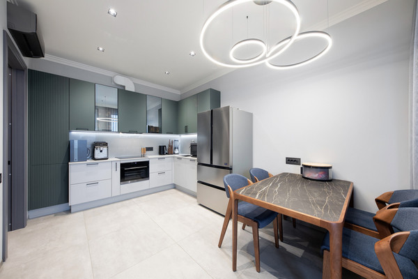 Продам трехкомнатную (3-комн.) квартиру, Малая Зеленина ул, 4, Санкт-Петербург г