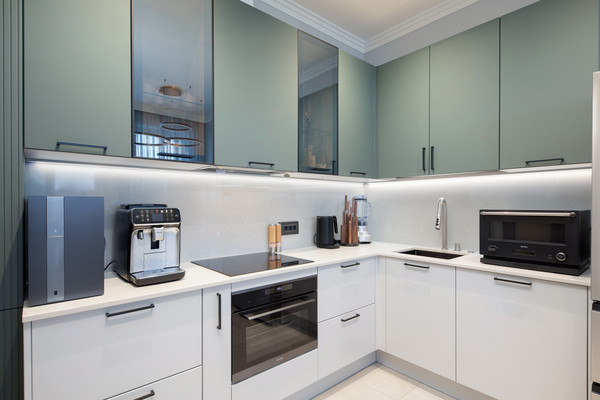 Продам трехкомнатную (3-комн.) квартиру, Малая Зеленина ул, 4, Санкт-Петербург г