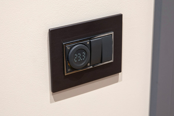 Продам трехкомнатную (3-комн.) квартиру, Малая Зеленина ул, 4, Санкт-Петербург г