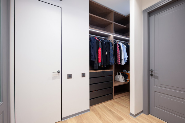 Продам трехкомнатную (3-комн.) квартиру, Малая Зеленина ул, 4, Санкт-Петербург г