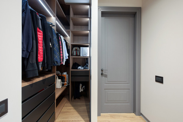 Продам трехкомнатную (3-комн.) квартиру, Малая Зеленина ул, 4, Санкт-Петербург г