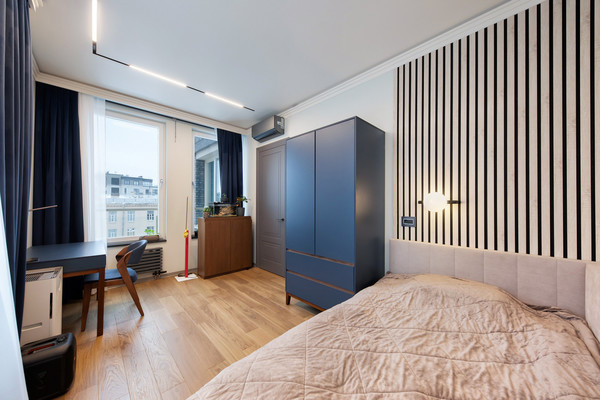 Продам трехкомнатную (3-комн.) квартиру, Малая Зеленина ул, 4, Санкт-Петербург г