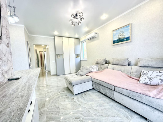 Продам трехкомнатную (3-комн.) квартиру, Калараша (Лазаревский р-н) ул, 64Б/2к1, Сочи г