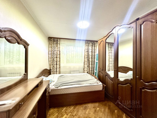 Продам трехкомнатную (3-комн.) квартиру, Партизанская ул, 36, Монастырь с