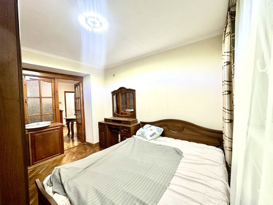 Продам трехкомнатную (3-комн.) квартиру, Партизанская ул, 36, Монастырь с