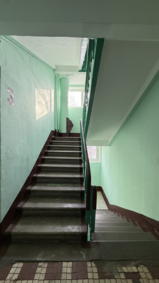 Продам трехкомнатную (3-комн.) квартиру, Очаковское ш, 17к2, Москва г