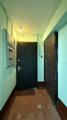 Продам трехкомнатную (3-комн.) квартиру, Очаковское ш, 17к2, Москва г