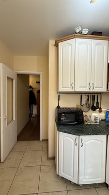 Продам трехкомнатную (3-комн.) квартиру, Очаковское ш, 17к2, Москва г