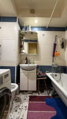 Продам трехкомнатную (3-комн.) квартиру, Очаковское ш, 17к2, Москва г