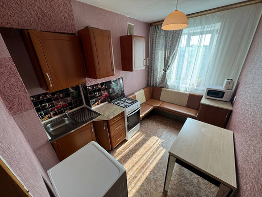 Продам двухкомнатную (2-комн.) квартиру, Пирогова ул, 27, Комсомольск-на-Амуре г