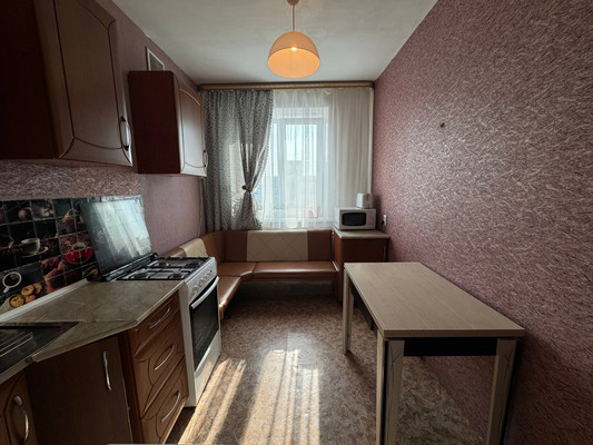 Продам двухкомнатную (2-комн.) квартиру, Пирогова ул, 27, Комсомольск-на-Амуре г