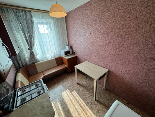 Продам двухкомнатную (2-комн.) квартиру, Пирогова ул, 27, Комсомольск-на-Амуре г