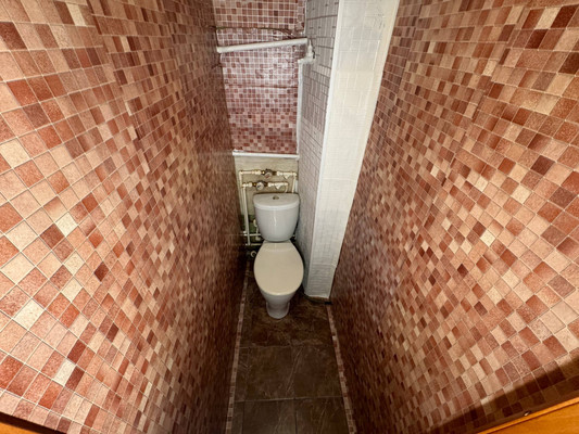 Продам двухкомнатную (2-комн.) квартиру, Пирогова ул, 27, Комсомольск-на-Амуре г