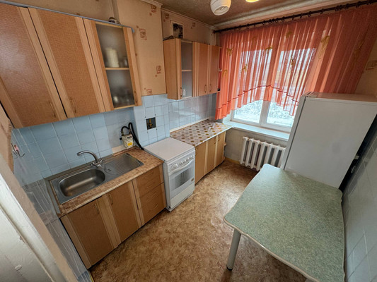 Продам трехкомнатную (3-комн.) квартиру, Юбилейная ул, 8, Комсомольск-на-Амуре г