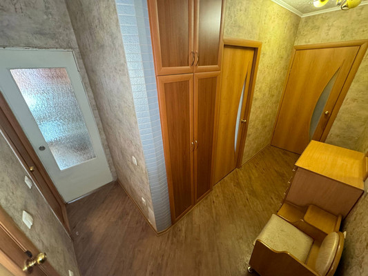 Продам трехкомнатную (3-комн.) квартиру, Юбилейная ул, 8, Комсомольск-на-Амуре г