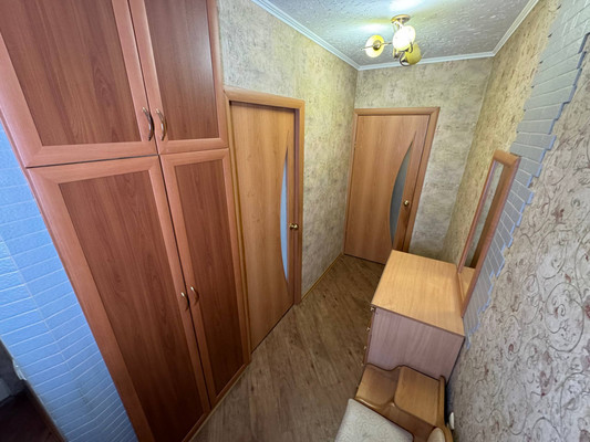 Продам трехкомнатную (3-комн.) квартиру, Юбилейная ул, 8, Комсомольск-на-Амуре г