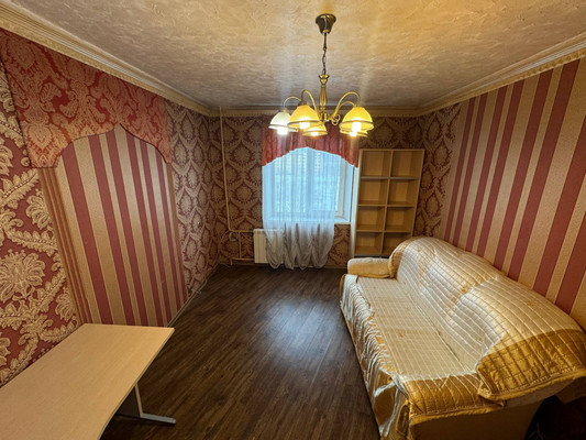 Продам трехкомнатную (3-комн.) квартиру, Юбилейная ул, 8, Комсомольск-на-Амуре г