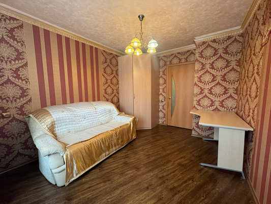 Продам трехкомнатную (3-комн.) квартиру, Юбилейная ул, 8, Комсомольск-на-Амуре г