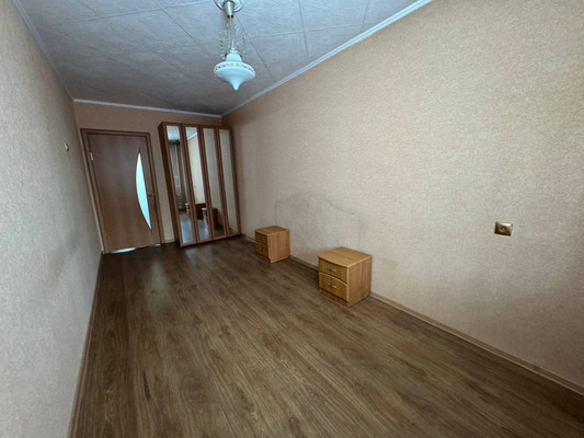 Продам трехкомнатную (3-комн.) квартиру, Юбилейная ул, 8, Комсомольск-на-Амуре г