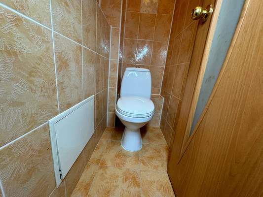 Продам трехкомнатную (3-комн.) квартиру, Юбилейная ул, 8, Комсомольск-на-Амуре г