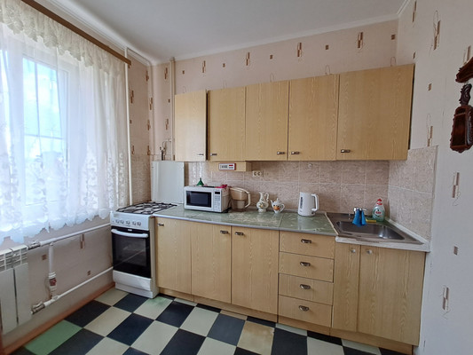 Продам двухкомнатную (2-комн.) квартиру, Маршала Кошевого ул, 30, Волгодонск г