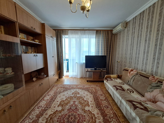 Продам двухкомнатную (2-комн.) квартиру, Маршала Кошевого ул, 30, Волгодонск г