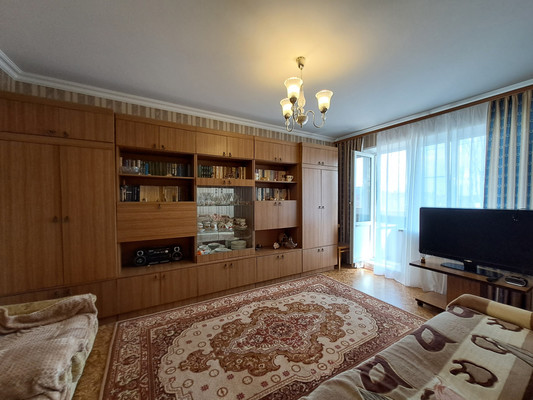 Продам двухкомнатную (2-комн.) квартиру, Маршала Кошевого ул, 30, Волгодонск г