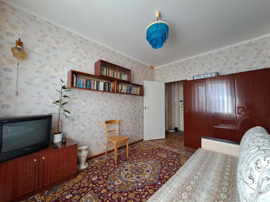 Продам двухкомнатную (2-комн.) квартиру, Маршала Кошевого ул, 30, Волгодонск г