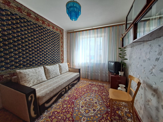 Продам двухкомнатную (2-комн.) квартиру, Маршала Кошевого ул, 30, Волгодонск г