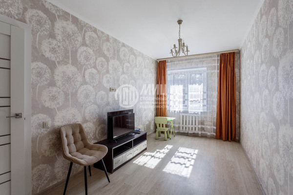 Продам двухкомнатную (2-комн.) квартиру, Гаршина ул, 1, Томилино рп