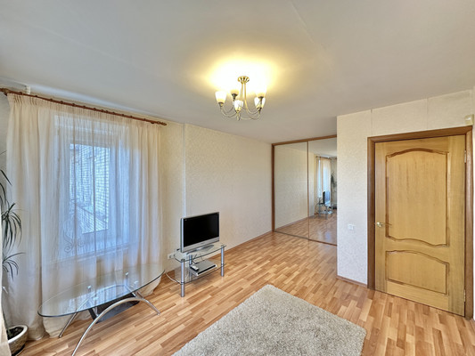 Продам однокомнатную (1-комн.) квартиру, Космонавтов пр-кт, 27к1, Санкт-Петербург г