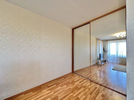 Продам однокомнатную (1-комн.) квартиру, Космонавтов пр-кт, 27к1, Санкт-Петербург г