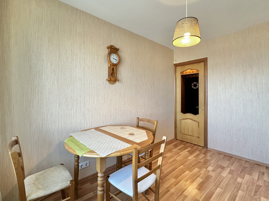 Продам однокомнатную (1-комн.) квартиру, Космонавтов пр-кт, 27к1, Санкт-Петербург г