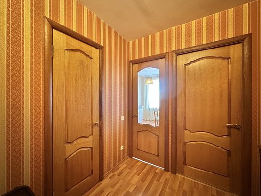 Продам однокомнатную (1-комн.) квартиру, Космонавтов пр-кт, 27к1, Санкт-Петербург г