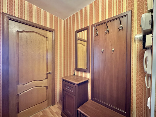 Продам однокомнатную (1-комн.) квартиру, Космонавтов пр-кт, 27к1, Санкт-Петербург г