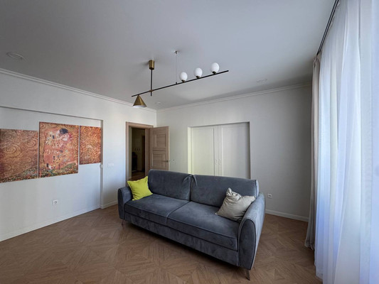 Продам трехкомнатную (3-комн.) квартиру, Комсомольская ул, 15, Уфа г