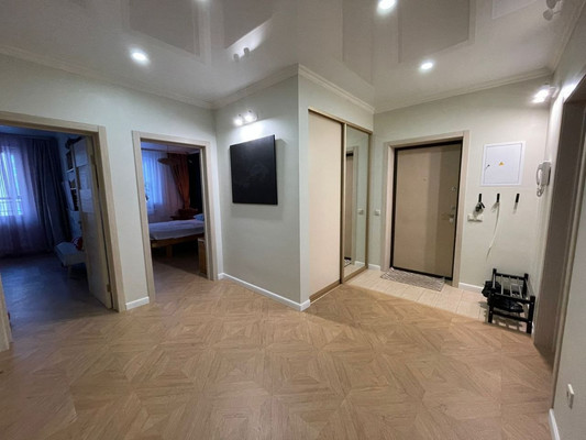 Продам трехкомнатную (3-комн.) квартиру, Комсомольская ул, 15, Уфа г