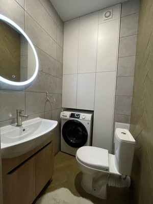 Продам трехкомнатную (3-комн.) квартиру, Комсомольская ул, 15, Уфа г