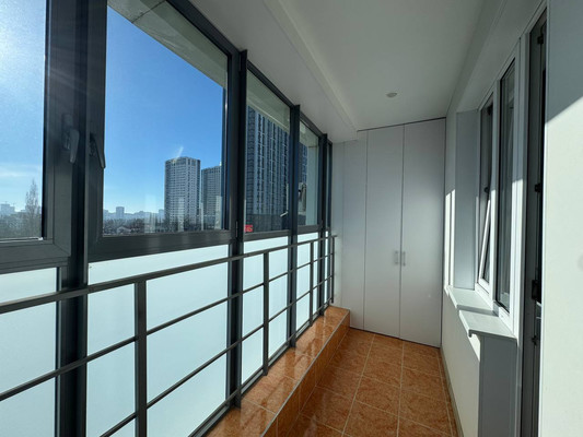 Продам трехкомнатную (3-комн.) квартиру, Комсомольская ул, 15, Уфа г